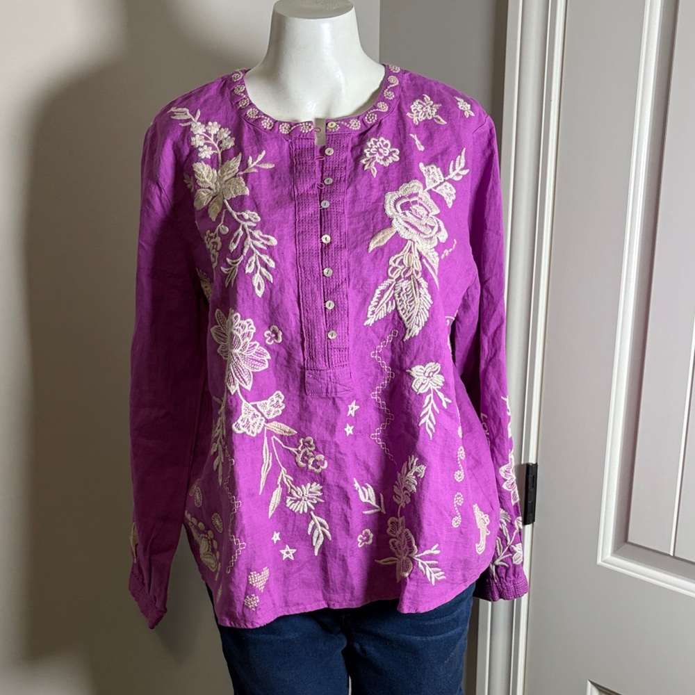 Johnny Was Field Henley Blouse purple linen white floral embroidered Top M NEW